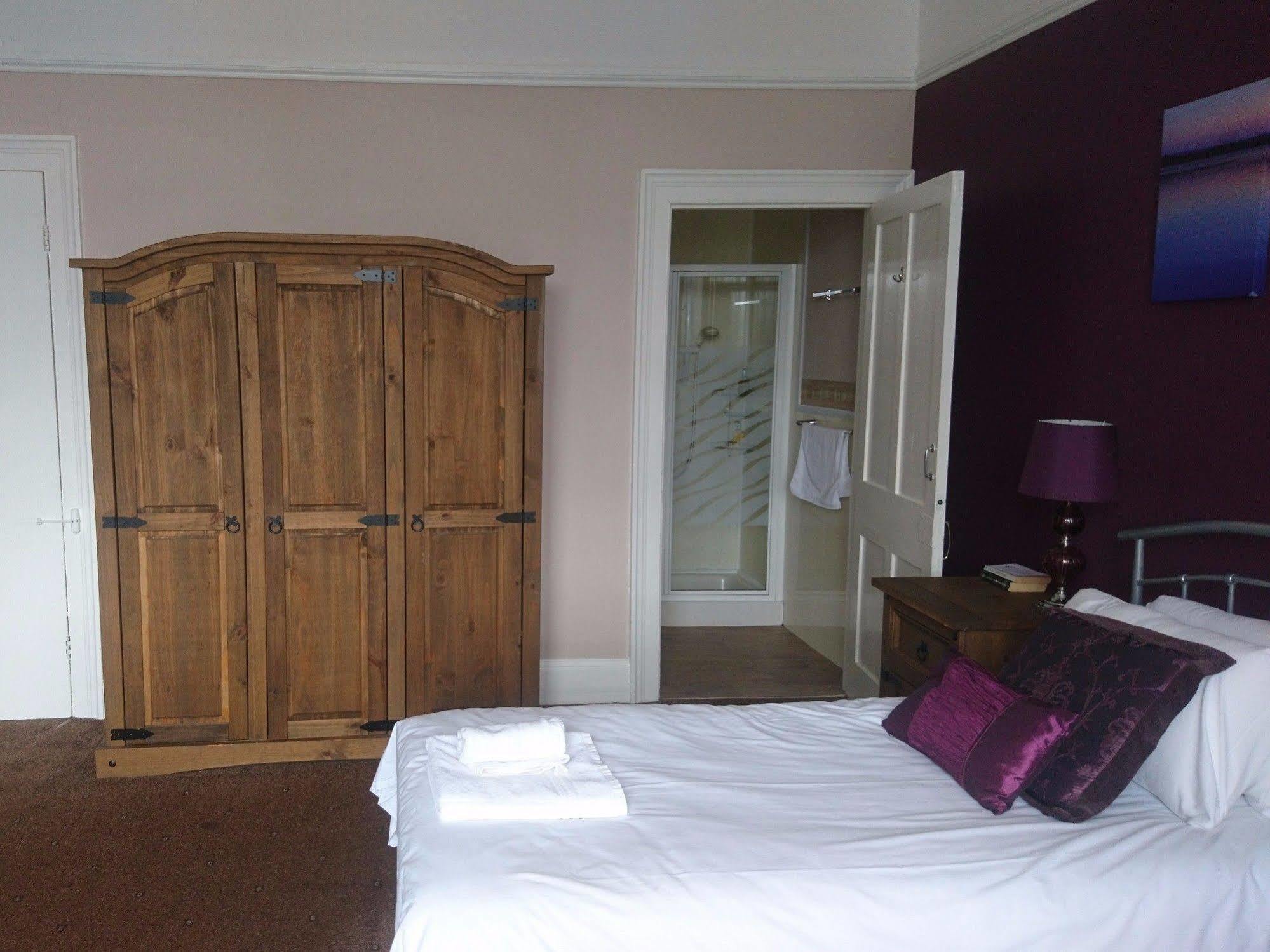 Heathcliff House B&B Exclusively For Adults Free Large Carpark Torquay Exterior foto